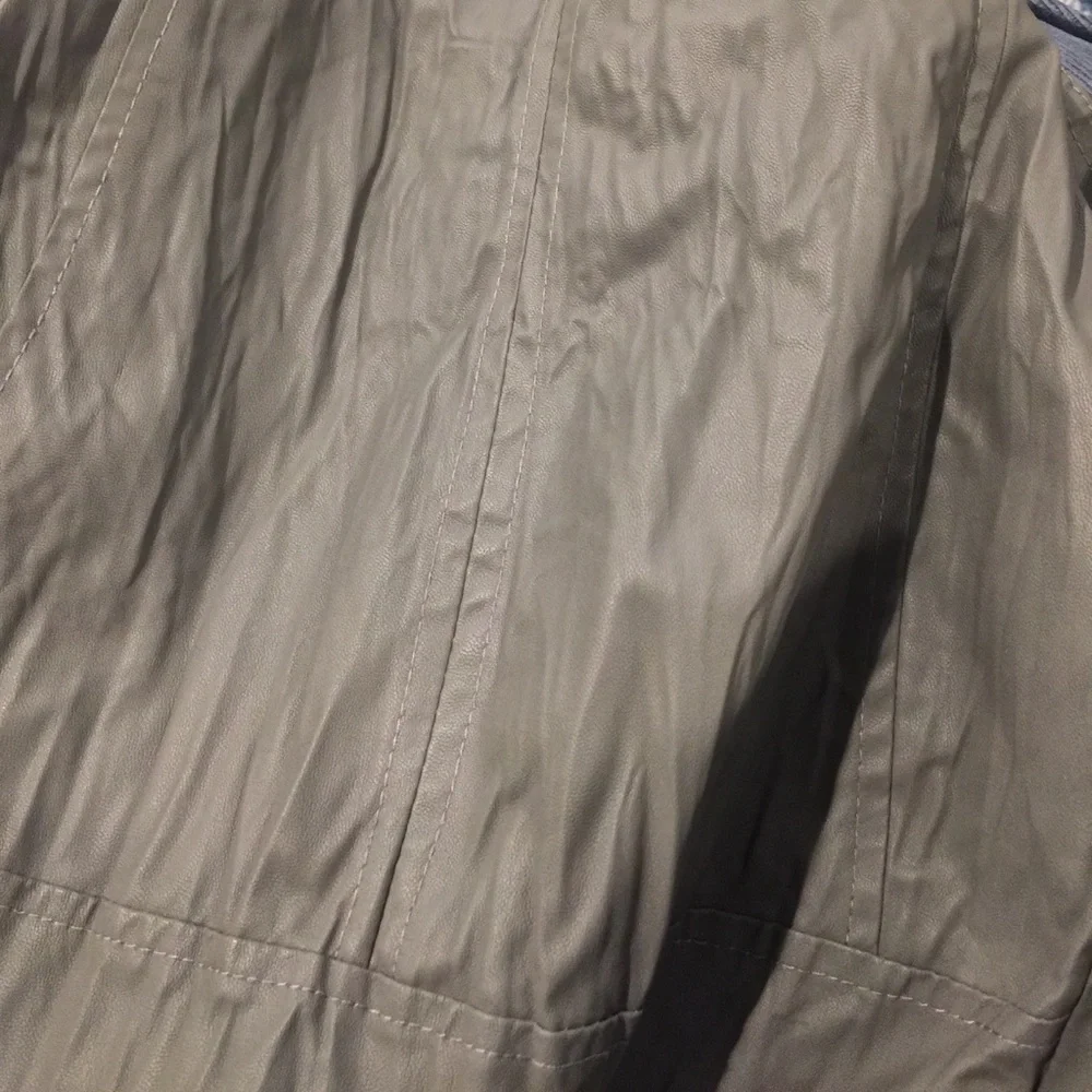 NWT Vertigo Paris Faux Leather Bomber - Picture 8 of 8